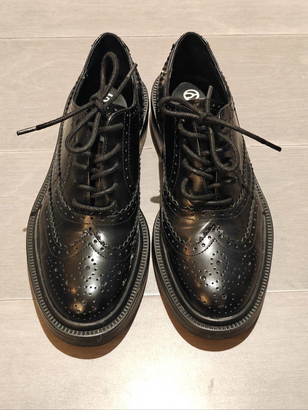 Wishbone Brogue Leather Oxford Shoes